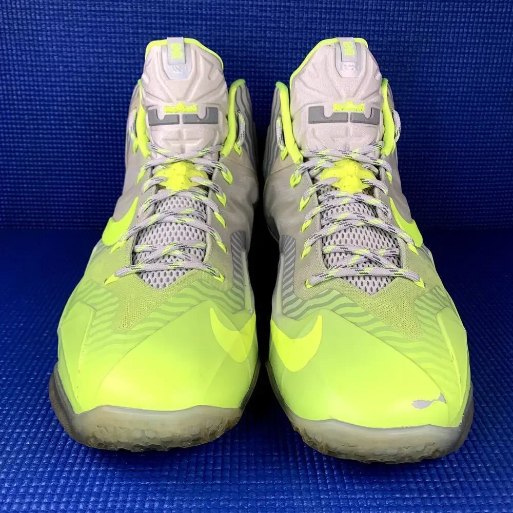 🔴 NIKE LEBRON 11 COLLECTION Men`s Size 11.5 Grey Basketball Shoes 683252-074